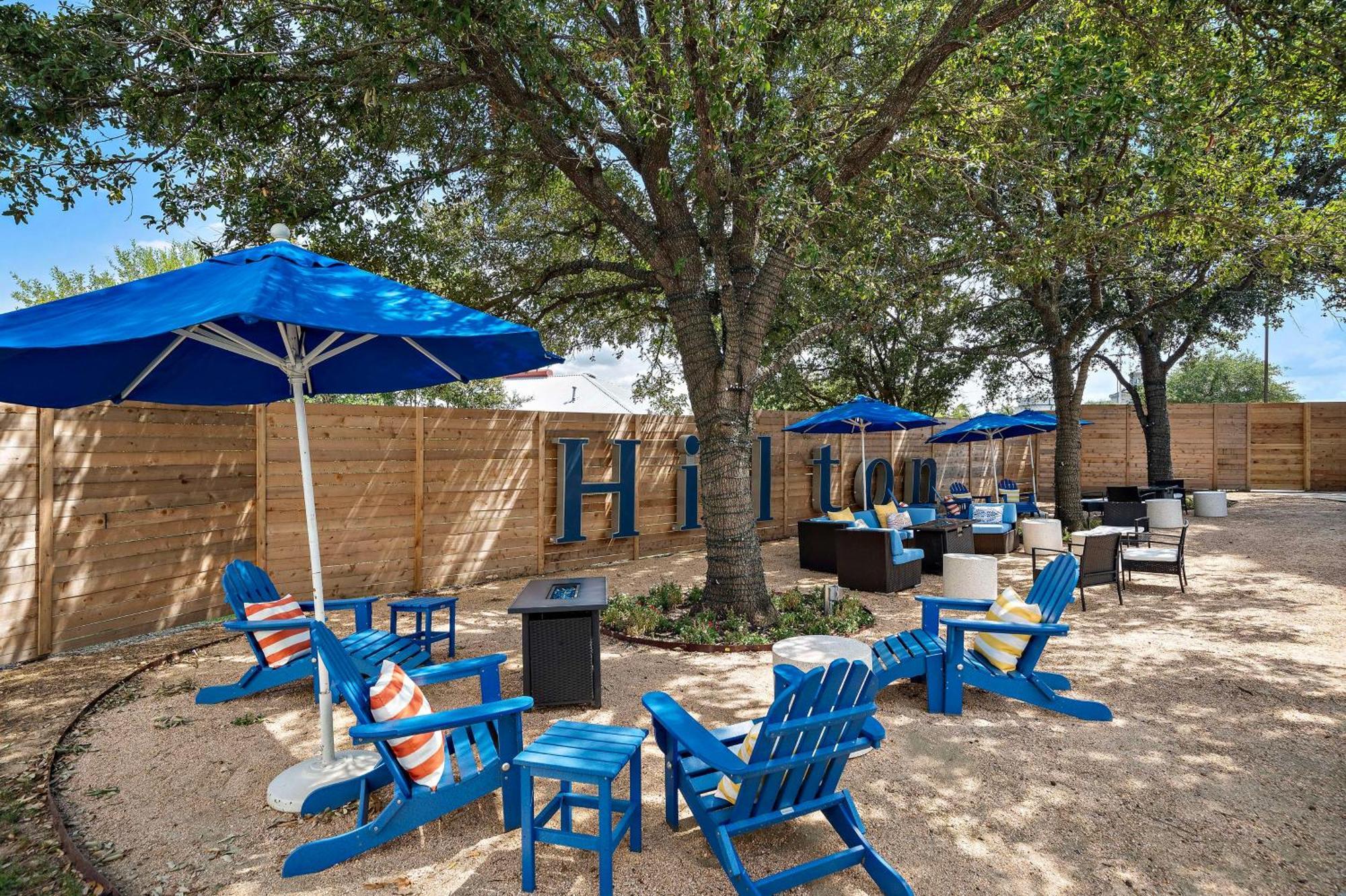 Hotel Hilton College Station & Conference Center Exterior foto